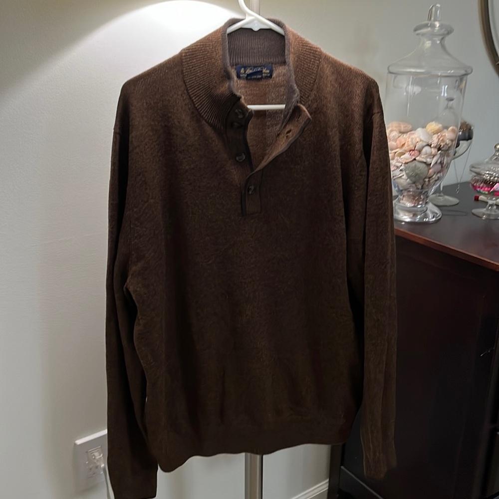 Brown men’s Brooks Brothers sweater XL